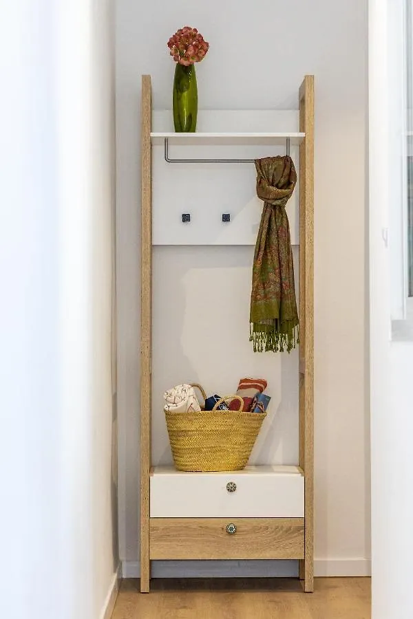 Twins Nest Malaga Apartment