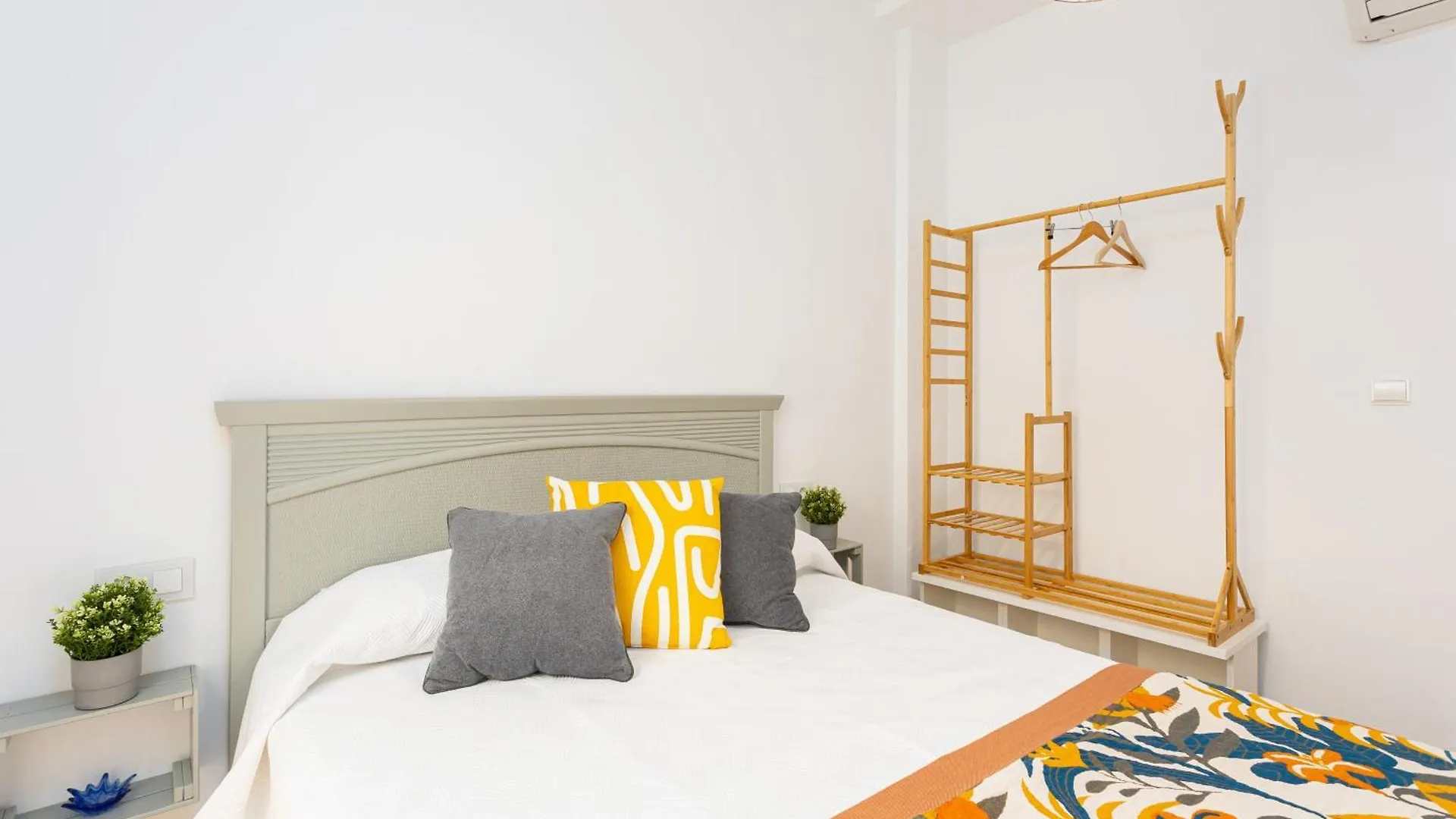 Twins Nest Malaga Apartment 0*,  Spain